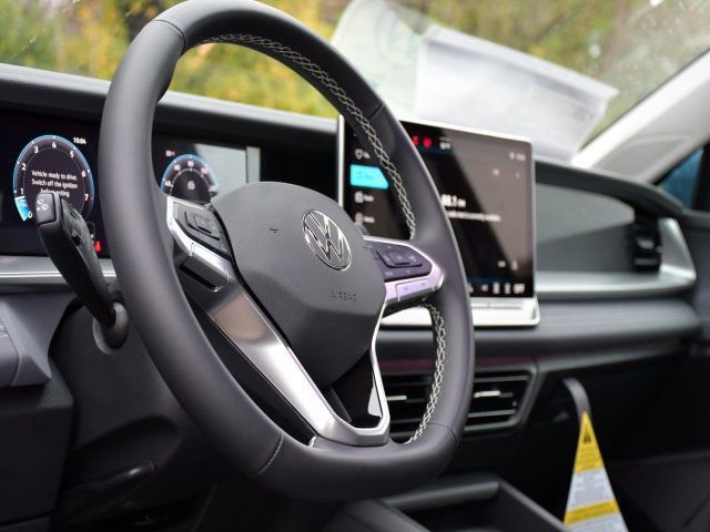 New 2026 Volkswagen Tiguan SE AWD/4WD image 12