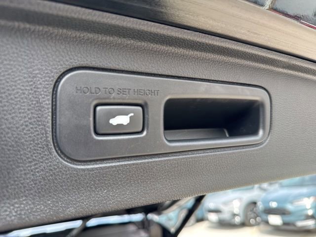 Certified 2025 Honda Pilot Black Edition image 30