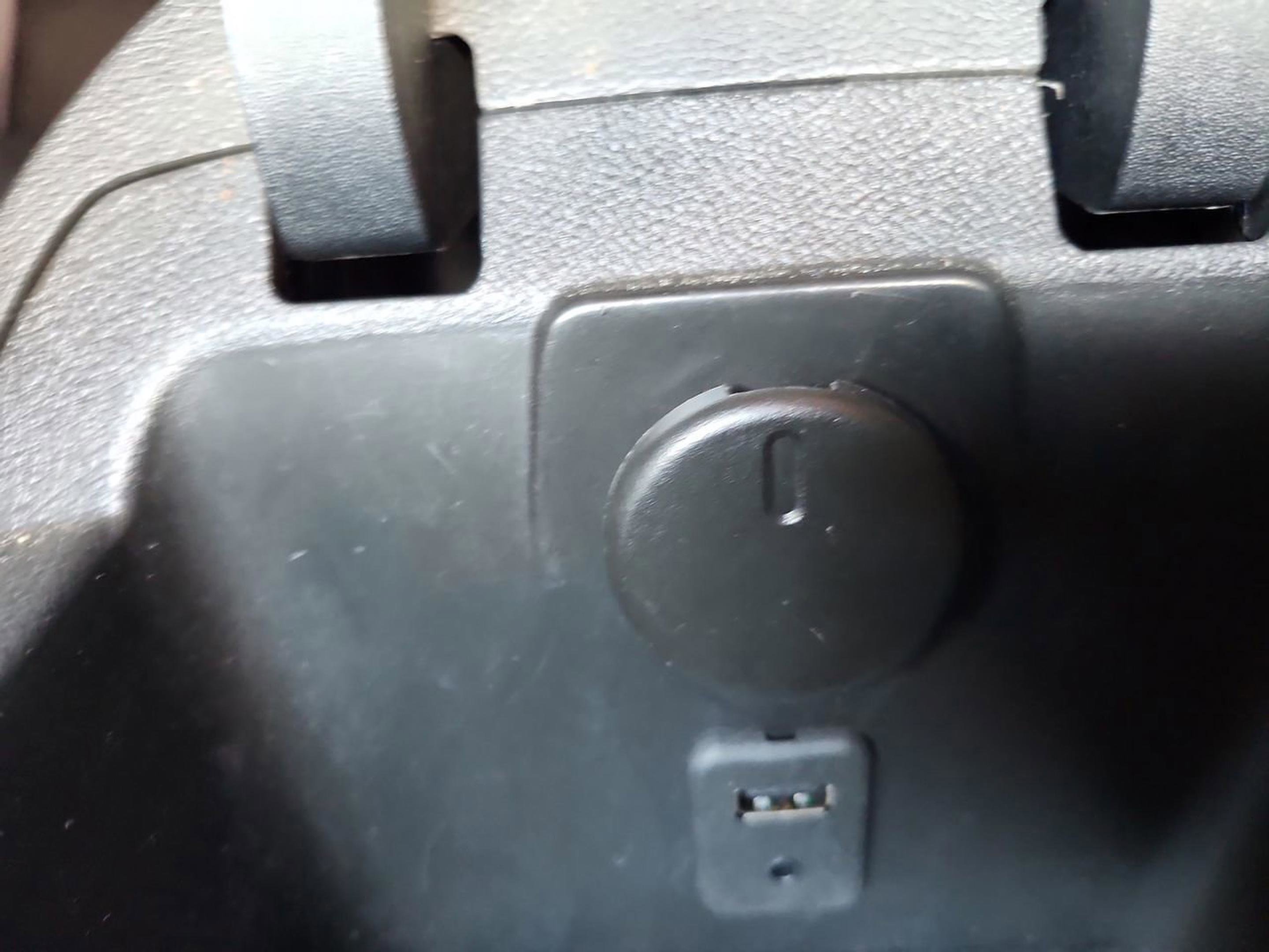 Used 2013 Chevrolet Camaro LT image 29