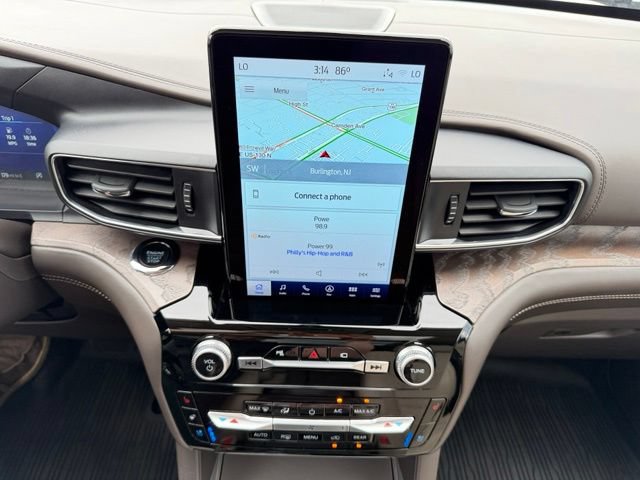 Used 2022 Ford Explorer Platinum w/ Equipment Group 601A AWD/4WD image 25