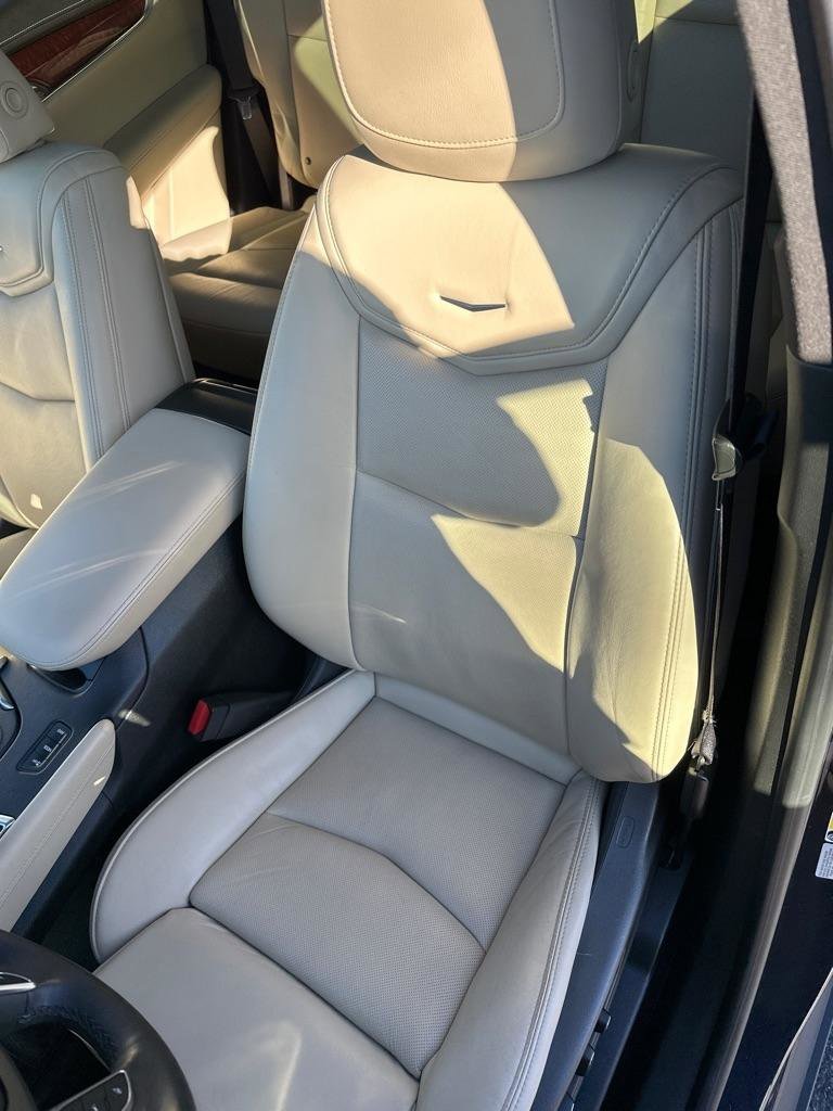 Used 2017 Cadillac XT5 Luxury w/ Driver Awareness Package image 24