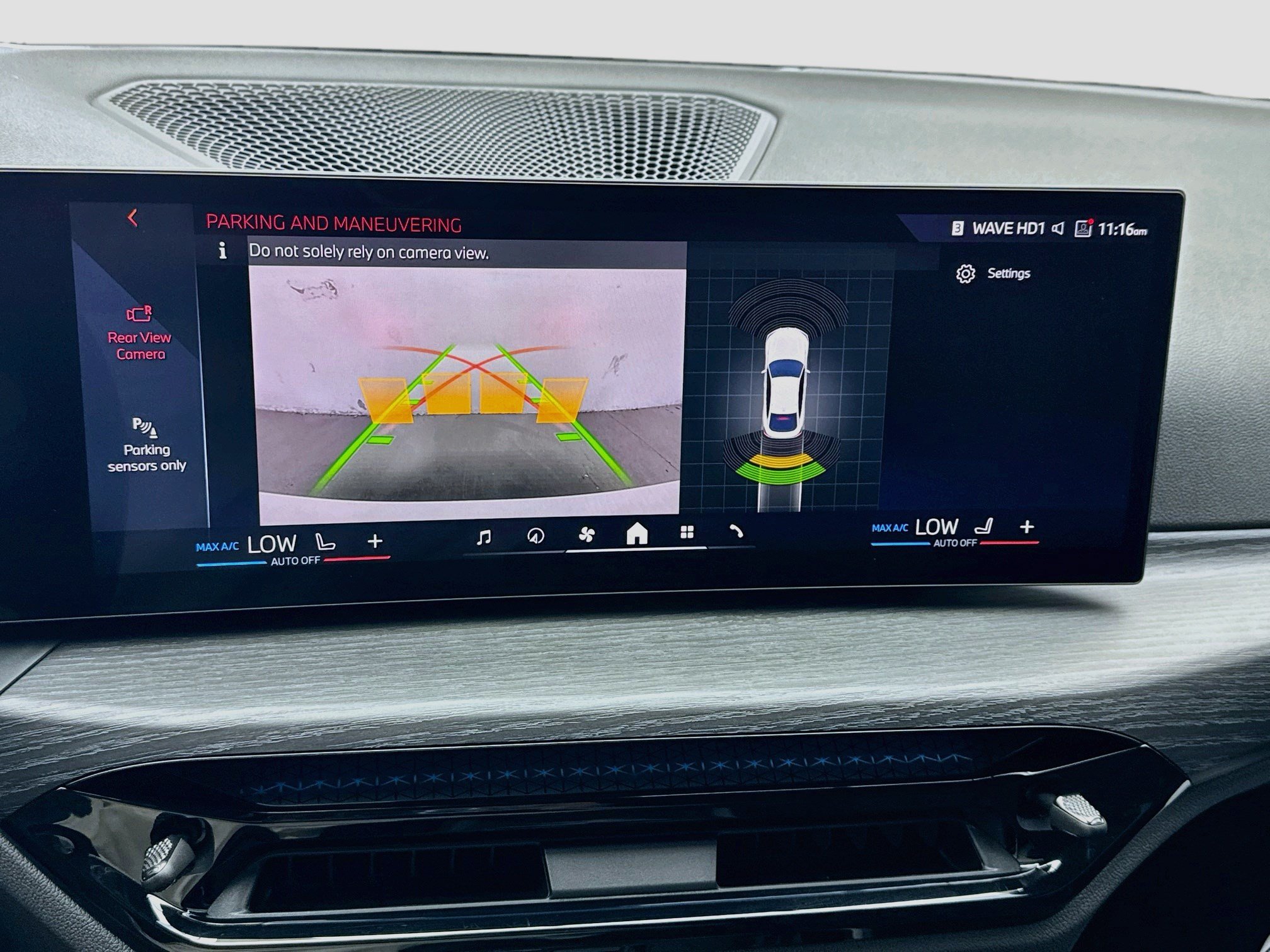 Used 2025 BMW i4 eDrive40 w/ M Sport Package RWD image 10