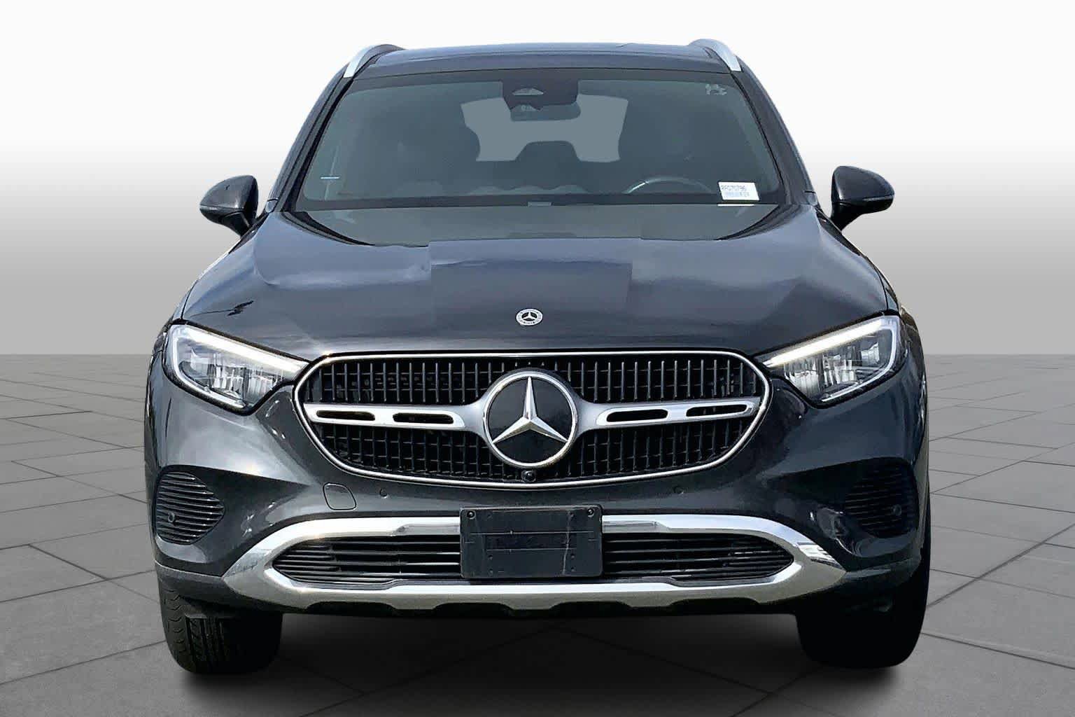 Used 2024 Mercedes-Benz GLC 300 4MATIC image 4