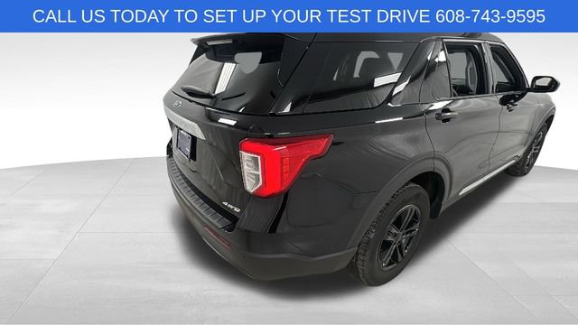 Used 2023 Ford Explorer XLT w/ Equipment Group 202A image 3