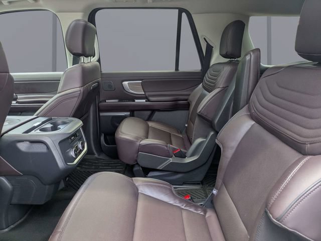 Used 2025 Ford Expedition Max Platinum w/ Platinum Ultimate Package AWD/4WD image 14