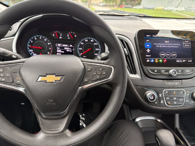 Used 2023 Chevrolet Malibu LT FWD image 16