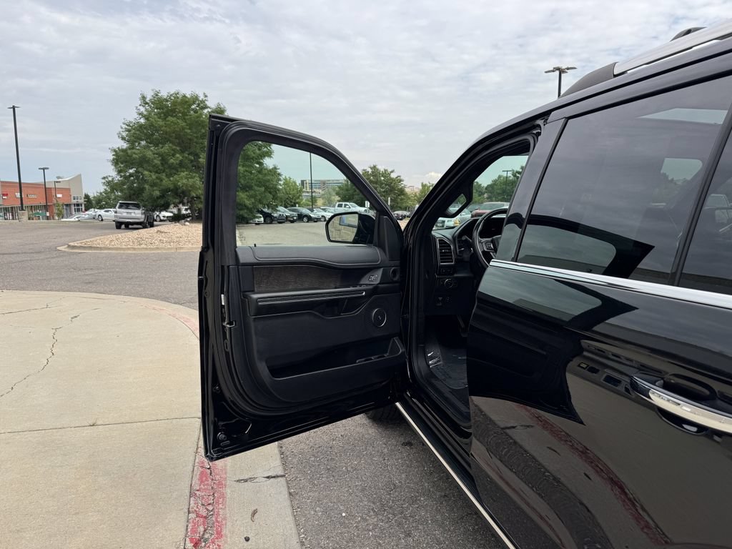 Used 2019 Ford Expedition Limited AWD/4WD image 16