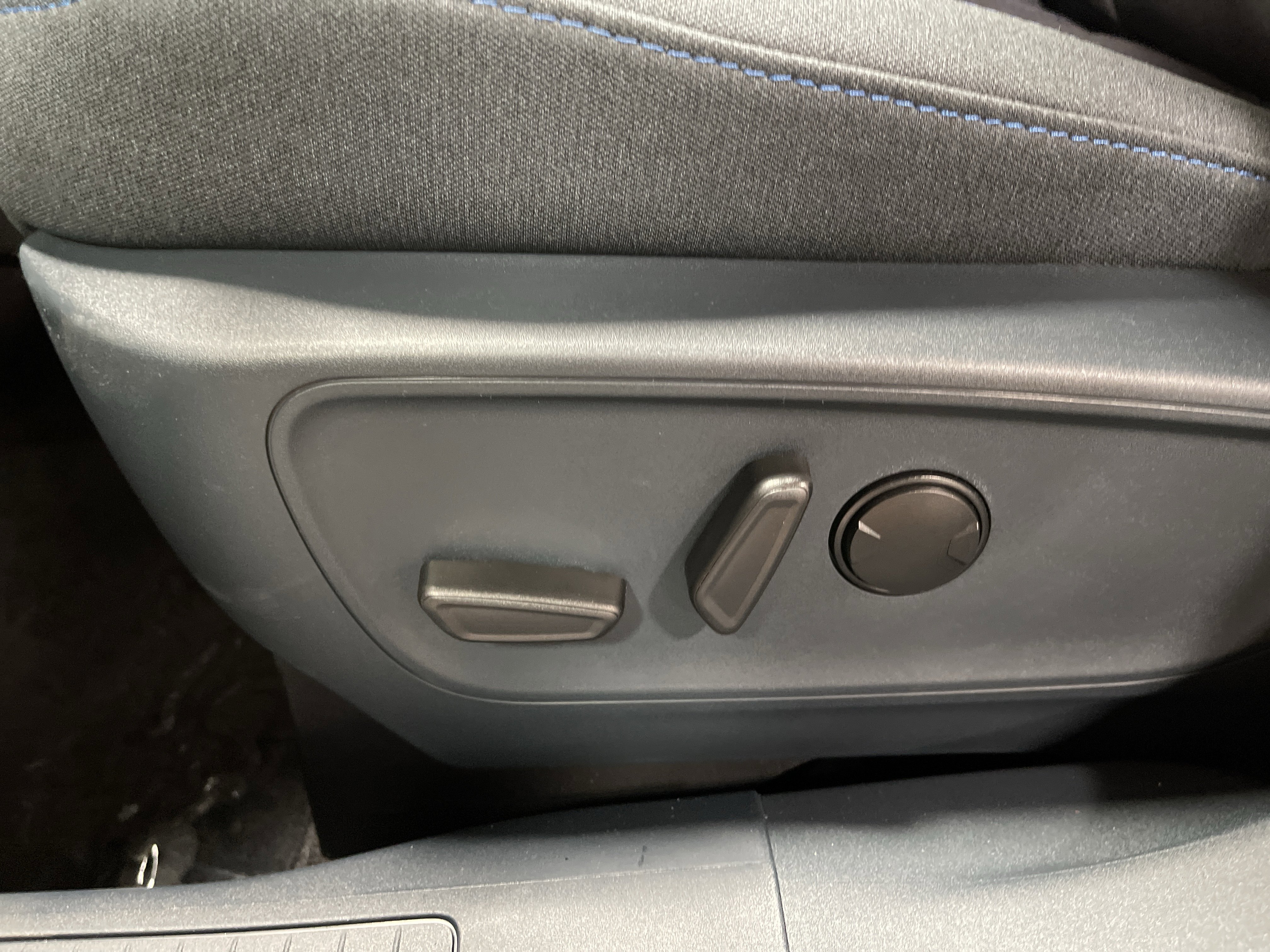 New 2025 Ford Maverick XLT w/ XLT Luxury Package image 14