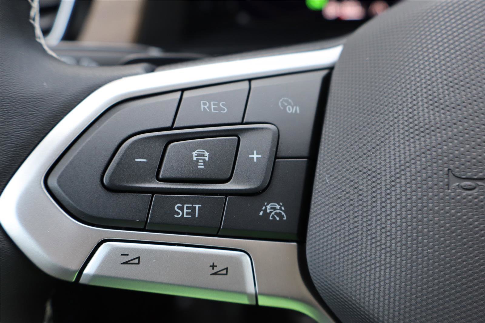 New 2026 Volkswagen Atlas SE image 16