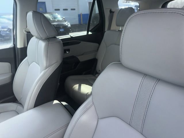 Used 2024 Honda Pilot Touring image 8