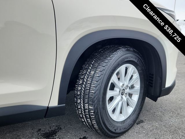 Used 2024 Toyota Grand Highlander XLE image 15