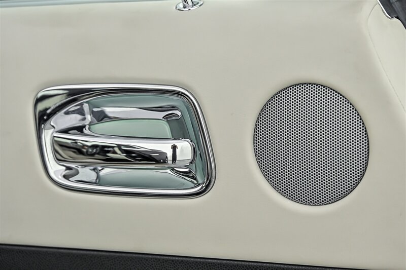 Used 2015 Rolls-Royce Wraith RWD image 14
