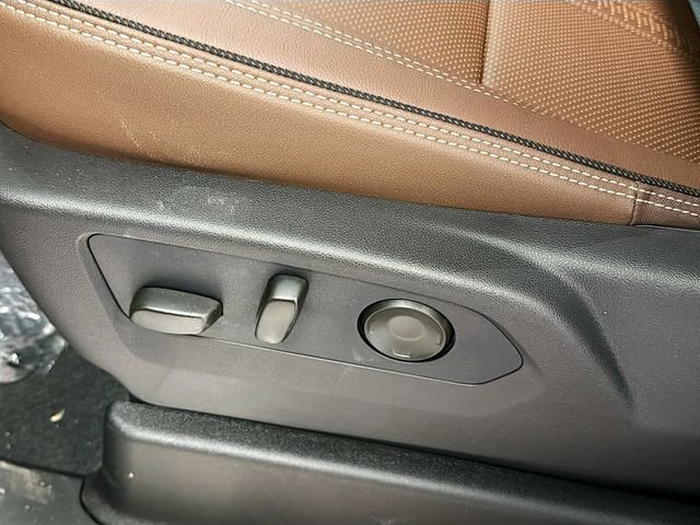 New 2026 Chevrolet Suburban High Country w/ Sun And Tow Package image 24