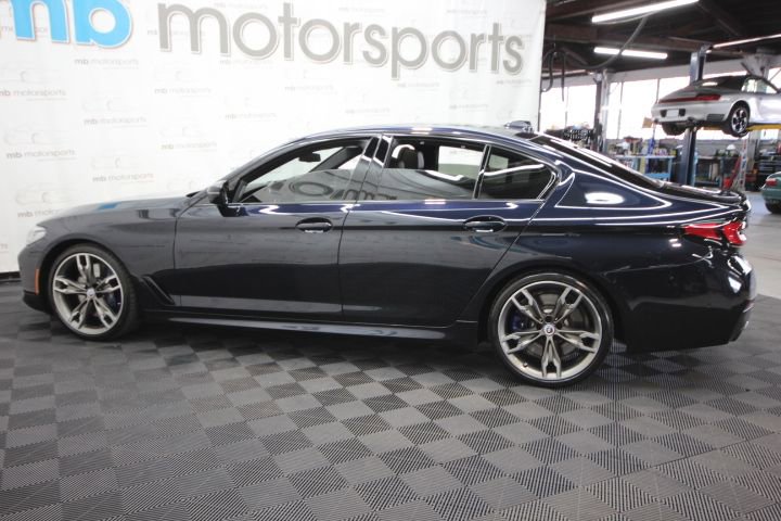 Used 2023 BMW M550i xDrive w/ Executive Package image 2