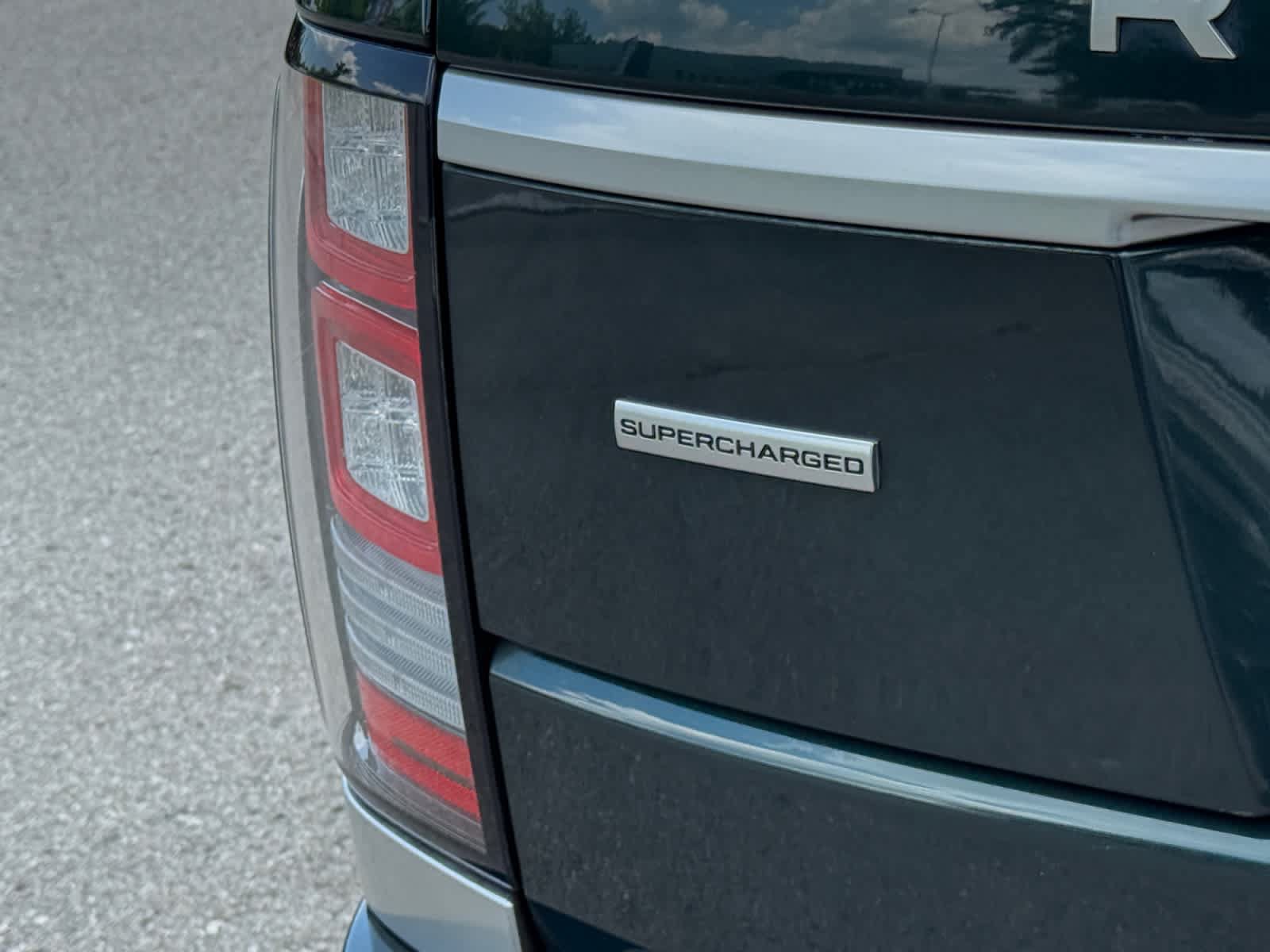 Used 2016 Land Rover Range Rover Supercharged AWD/4WD image 19