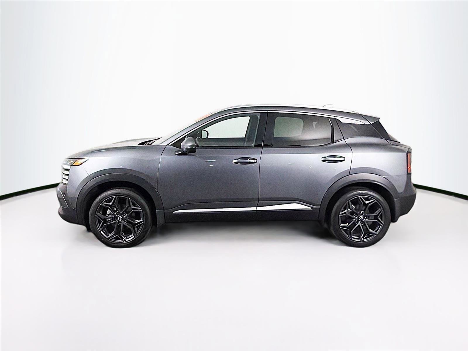 Used 2025 Nissan Kicks SR w/ Interior Electronics Package AWD/4WD image 4