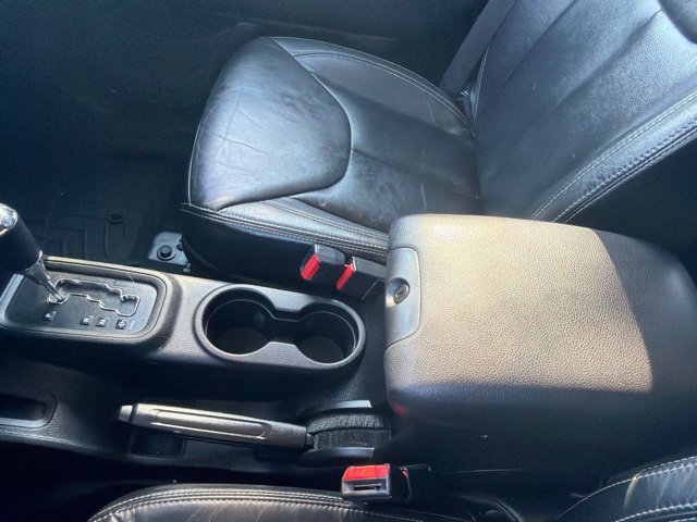 Used 2013 Jeep Wrangler Unlimited Rubicon w/ Dual Top Group AWD/4WD image 26