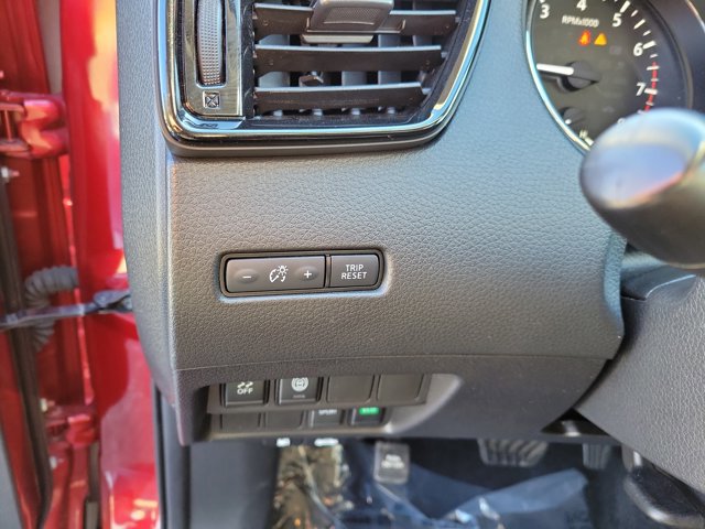 Used 2021 Nissan Rogue Sport S image 22