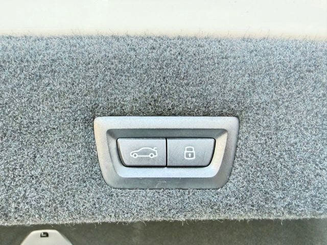 Used 2024 BMW 740i xDrive AWD/4WD image 24