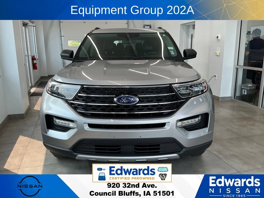 Used 2021 Ford Explorer XLT w/ Equipment Group 202A AWD/4WD image 3