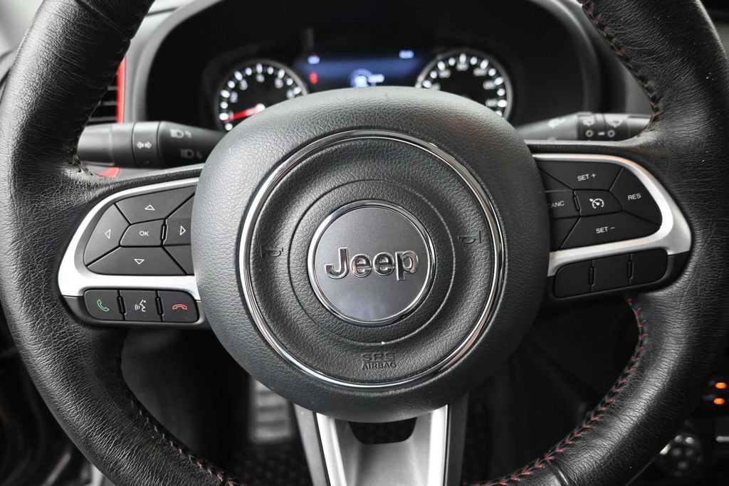 Used 2020 Jeep Renegade Trailhawk w/ Premium Leather Group AWD/4WD image 17