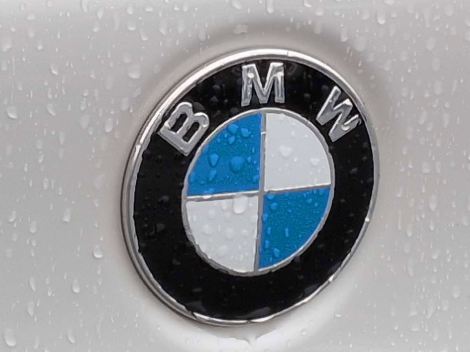 Used 2023 BMW 530i xDrive w/ Premium Package image 12