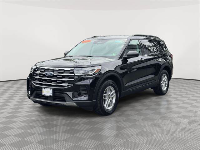 Used 2026 Ford Explorer Active AWD/4WD image 3