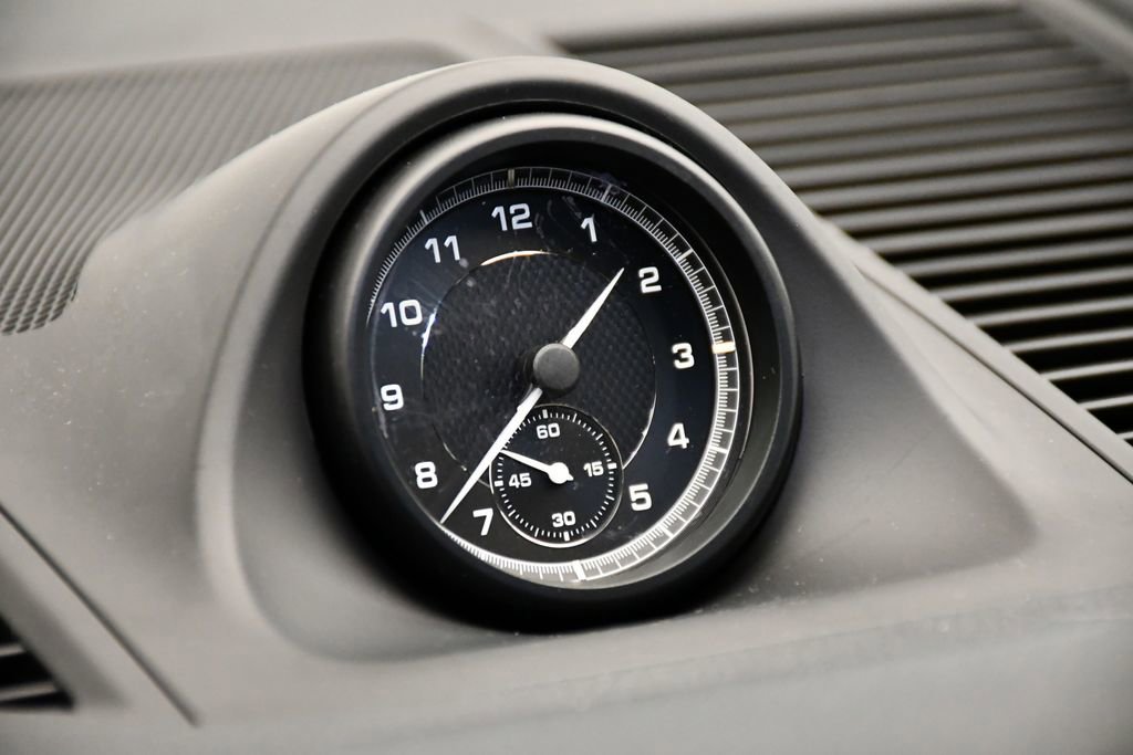 Used 2025 Porsche Macan image 28