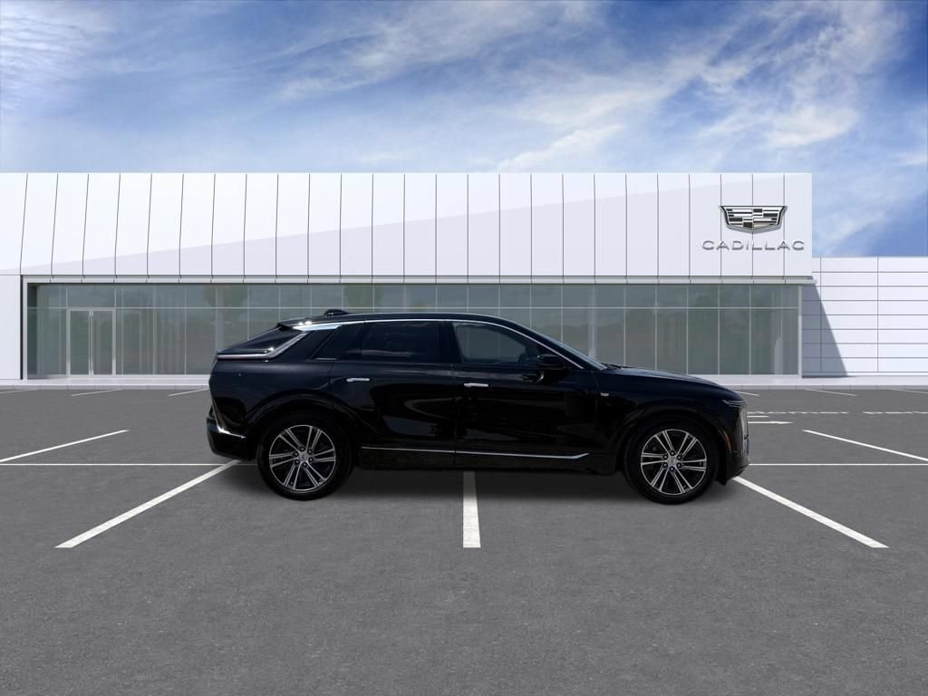 Certified 2024 Cadillac Lyriq Luxury AWD/4WD image 2