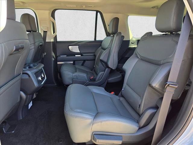 New 2026 Ford Expedition Active image 16