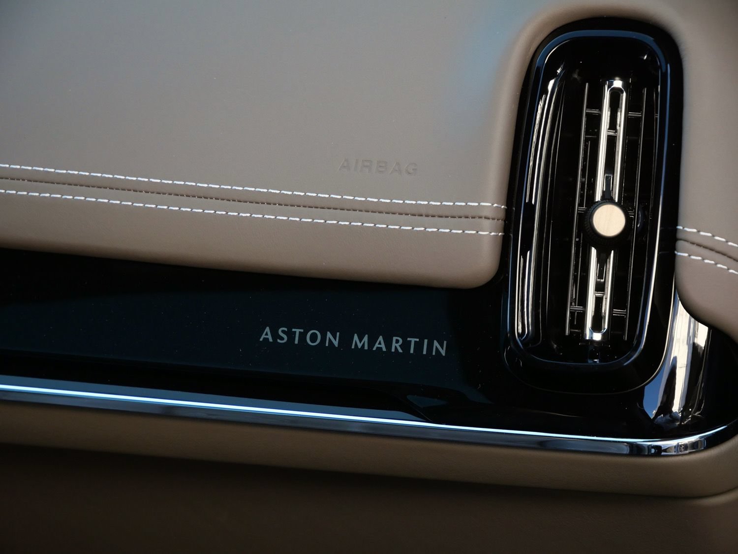 New 2026 Aston Martin DBX S AWD/4WD image 27
