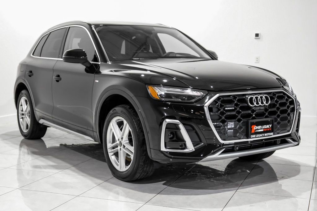 Used 2024 Audi Q5 e Prestige w/ Prestige Package image 3
