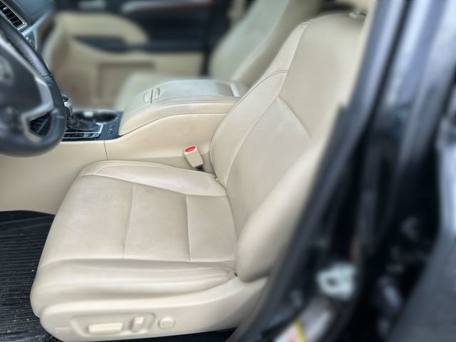Used 2019 Toyota Highlander Limited image 12