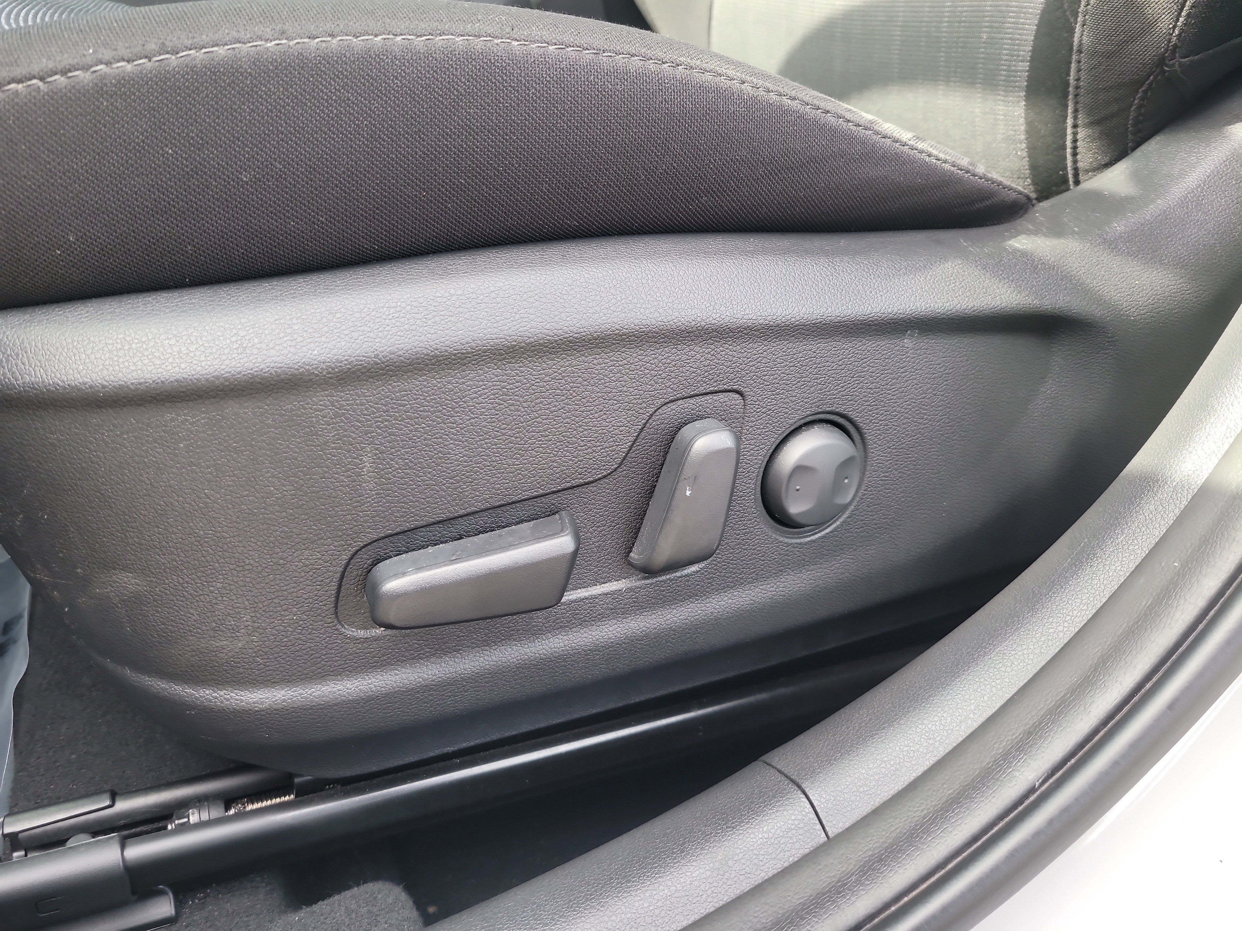 Used 2023 Hyundai Kona SEL w/ Cargo Package FWD image 17