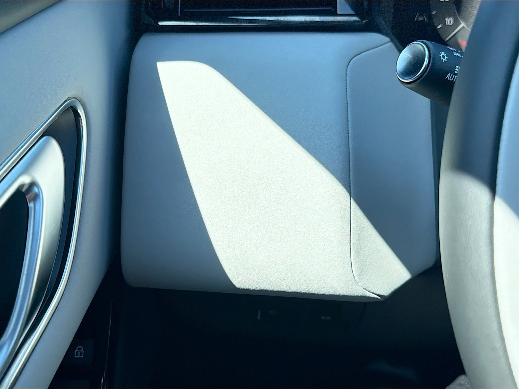 New 2026 Land Rover Range Rover Velar Dynamic SE image 33