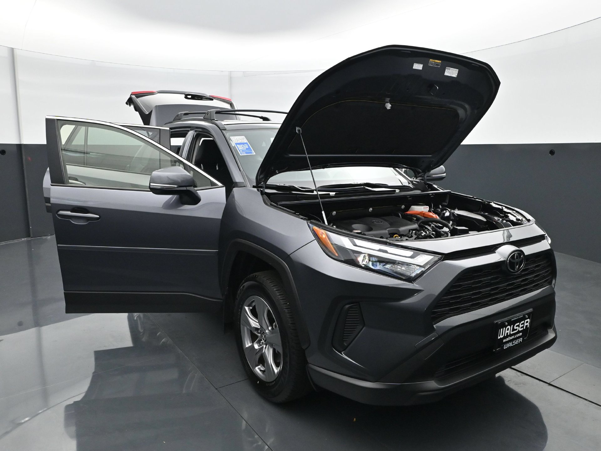 Used 2025 Toyota RAV4 LE AWD/4WD image 37