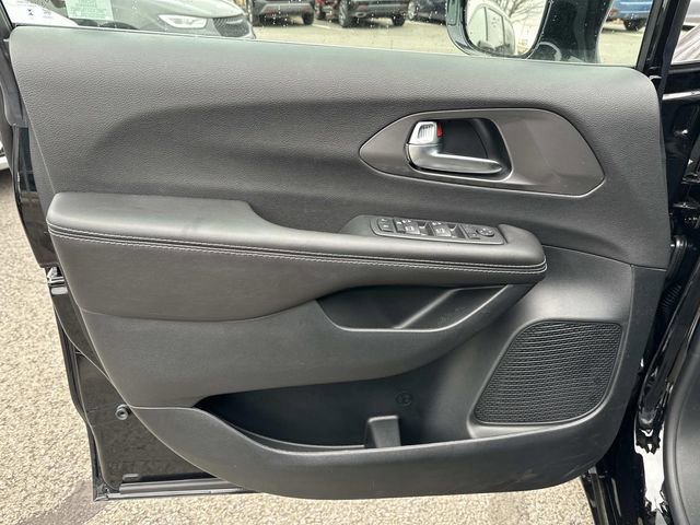 New 2026 Chrysler Voyager LX image 8