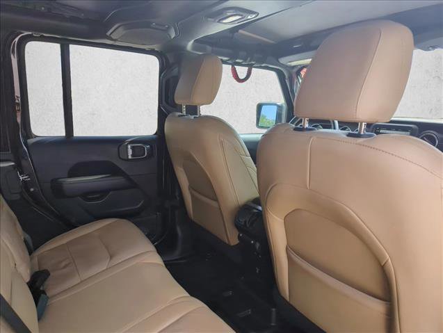 Used 2018 Jeep Wrangler Unlimited Sahara AWD/4WD image 23