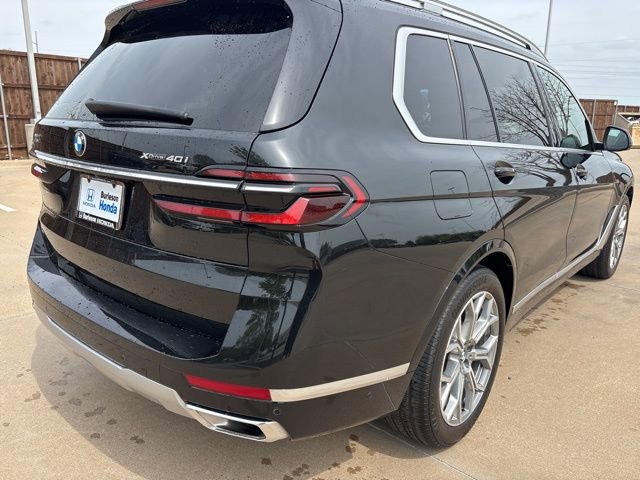 Used 2024 BMW X7 xDrive40i w/ Premium Package AWD/4WD image 3