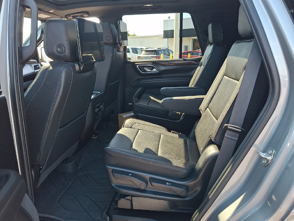 Used 2024 Chevrolet Tahoe High Country w/ Advanced Technology Package AWD/4WD image 11