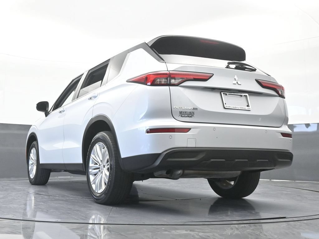 Used 2024 Mitsubishi Outlander ES FWD image 61