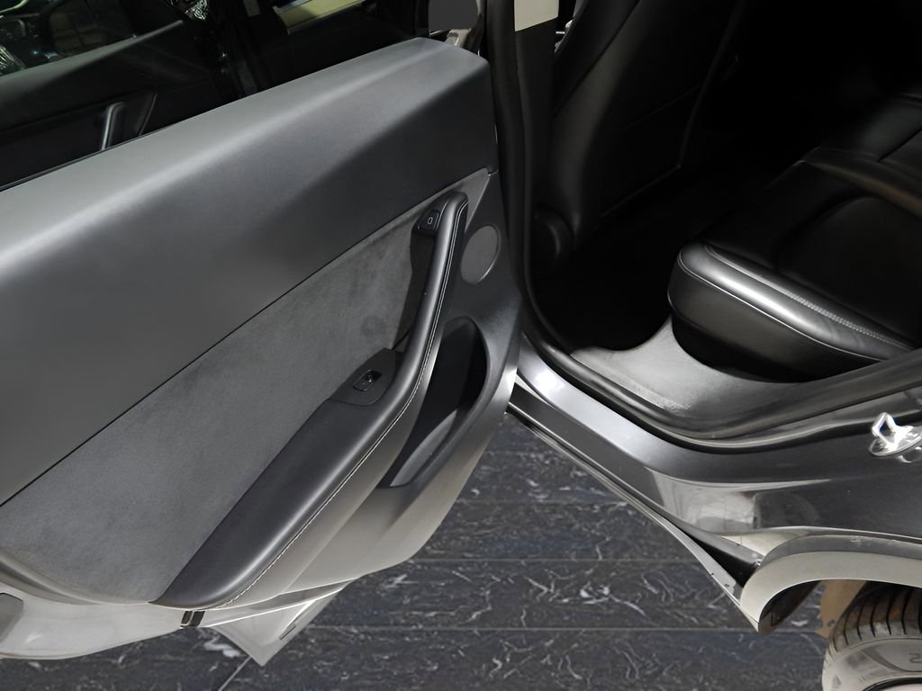 Used 2021 Tesla Model Y Performance image 23