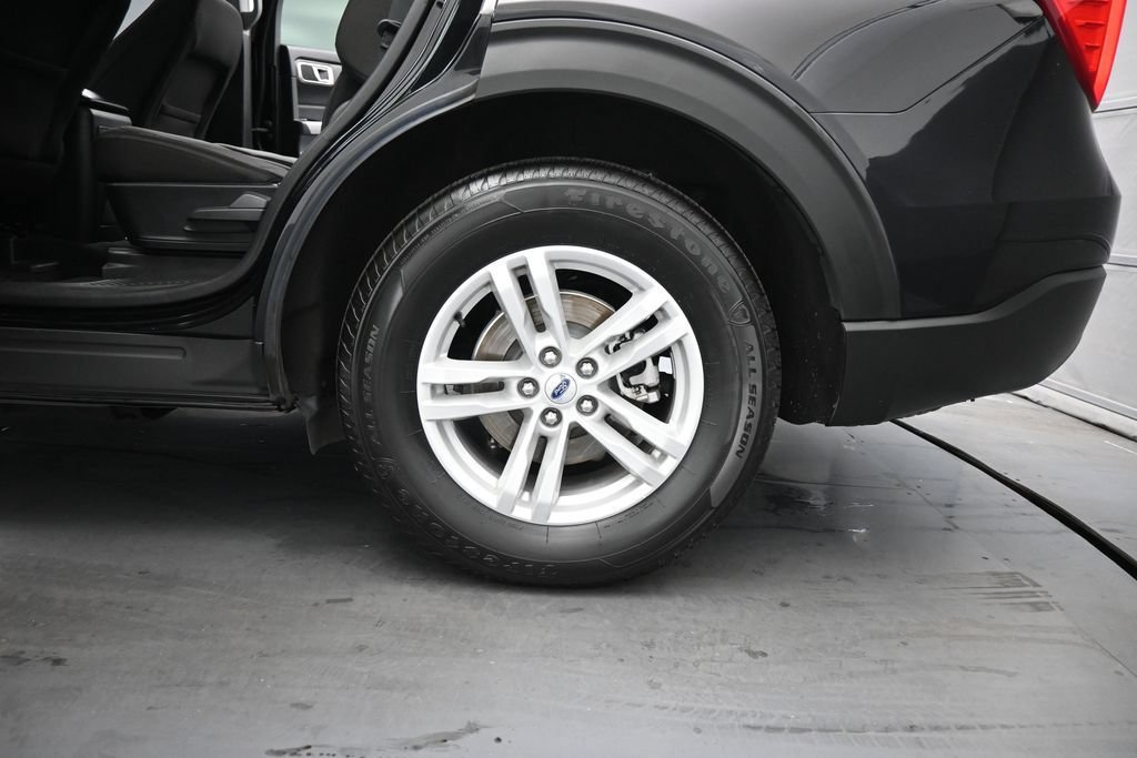 Certified 2024 Ford Explorer XLT RWD image 18