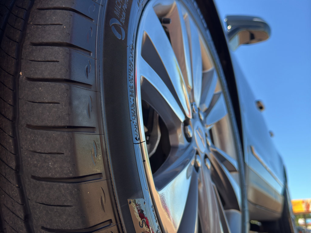 Used 2023 Cadillac XT5 Premium Luxury w/ LPO, Floor Liner Package image 9