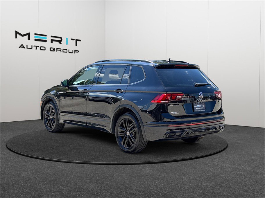 Used 2022 Volkswagen Tiguan SE R-Line FWD image 7
