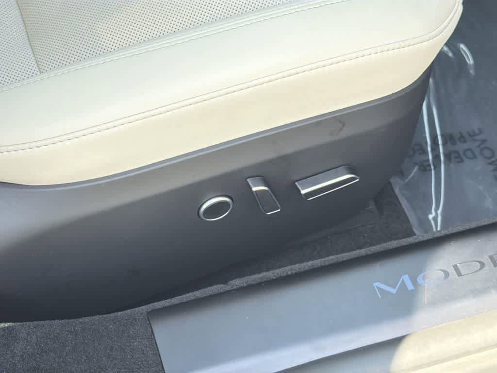 Used 2023 Tesla Model S image 40