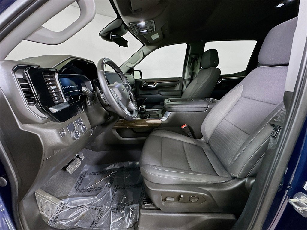 Used 2022 Chevrolet Silverado 1500 RST w/ Convenience Package II image 13