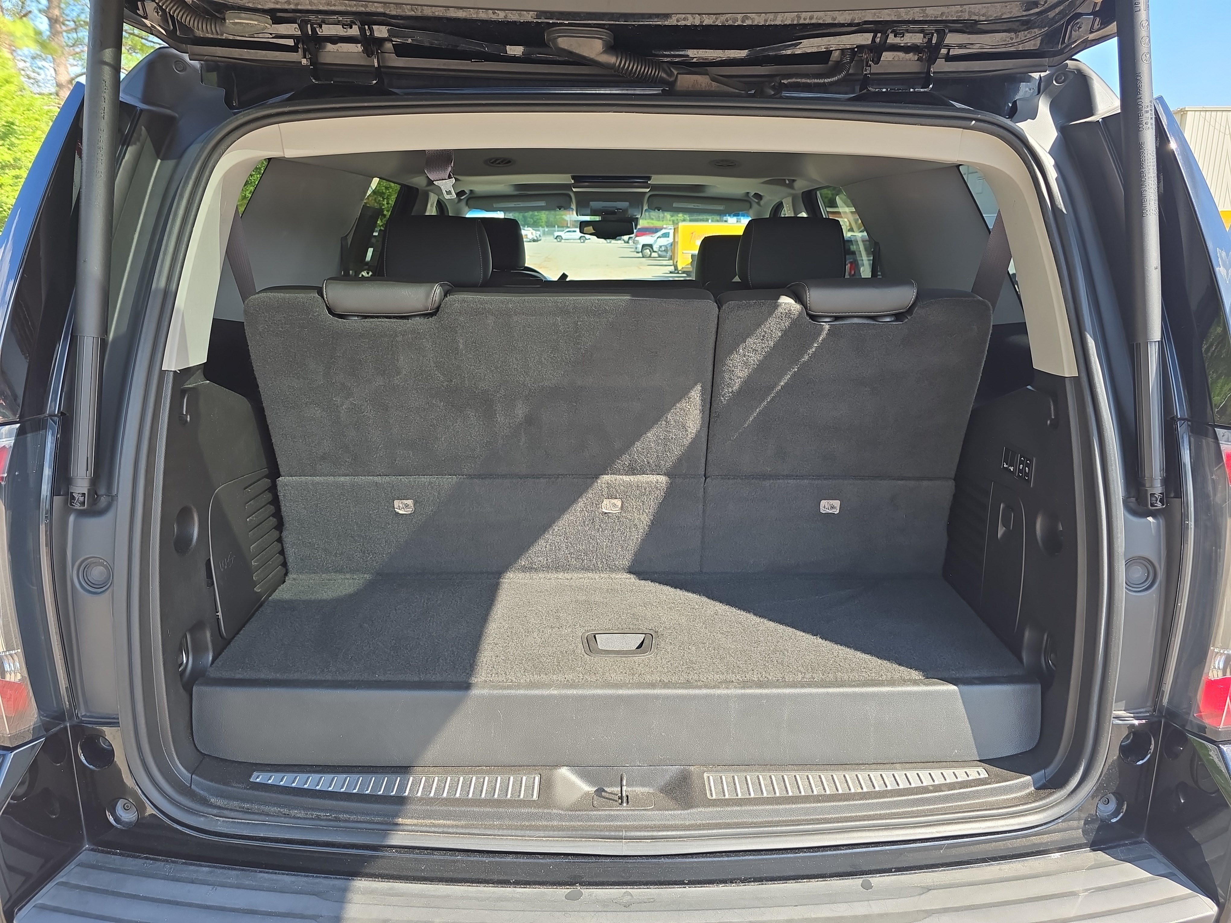 Used 2016 GMC Yukon SLT w/ Open Road Package AWD/4WD image 12