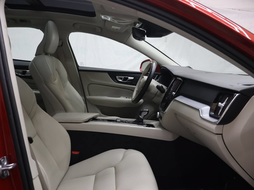 Used 2019 Volvo S60 T5 Momentum w/ Premium Package FWD image 9