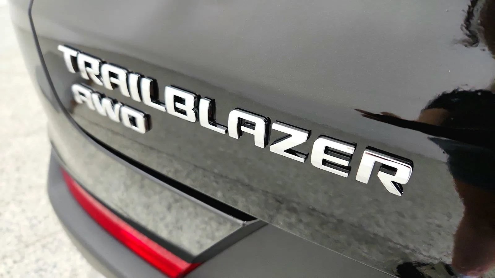 Used 2025 Chevrolet TrailBlazer LT AWD/4WD image 34